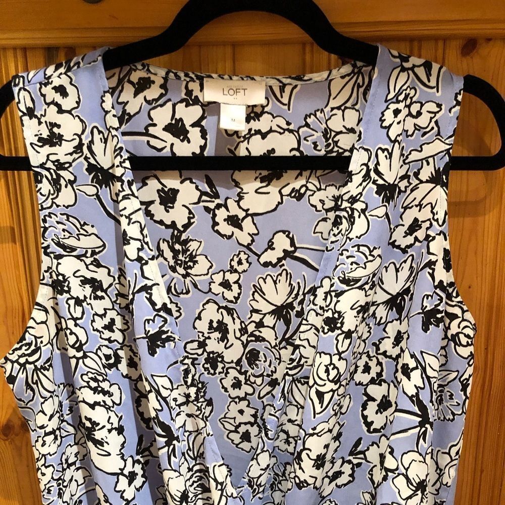 Loft Criss Cross Front Top Size Medium - Picture 5 of 15